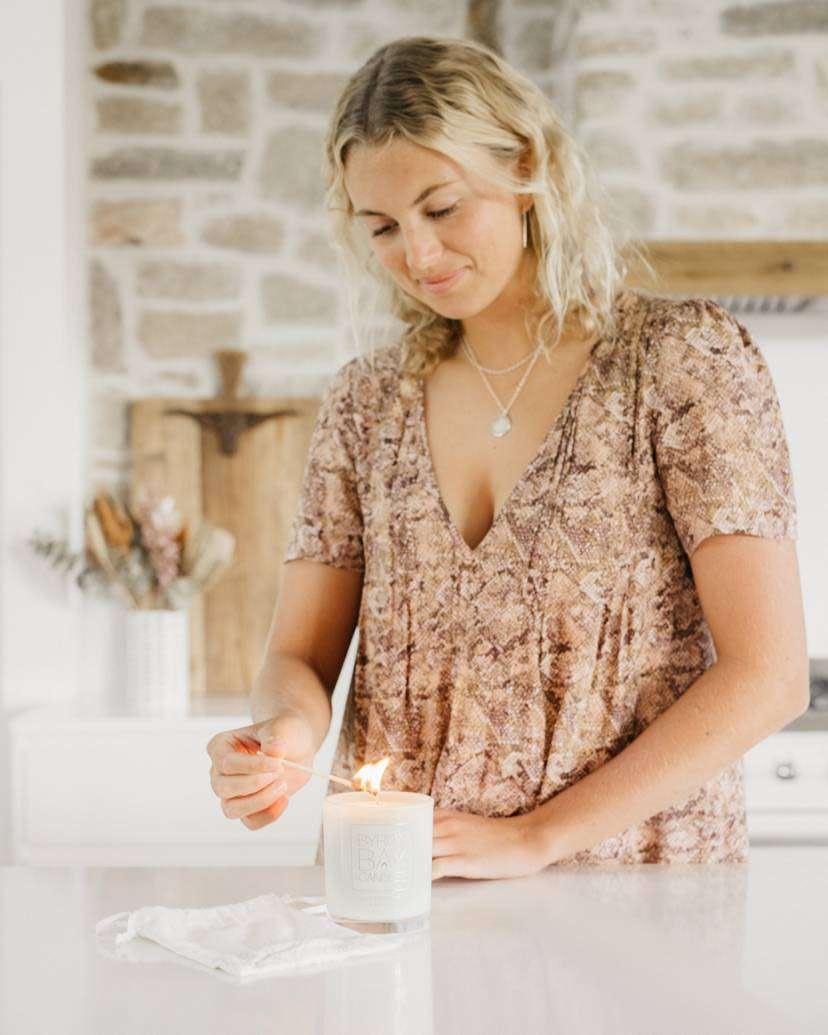 Byron_Bay_Candles_candle_lighting_M